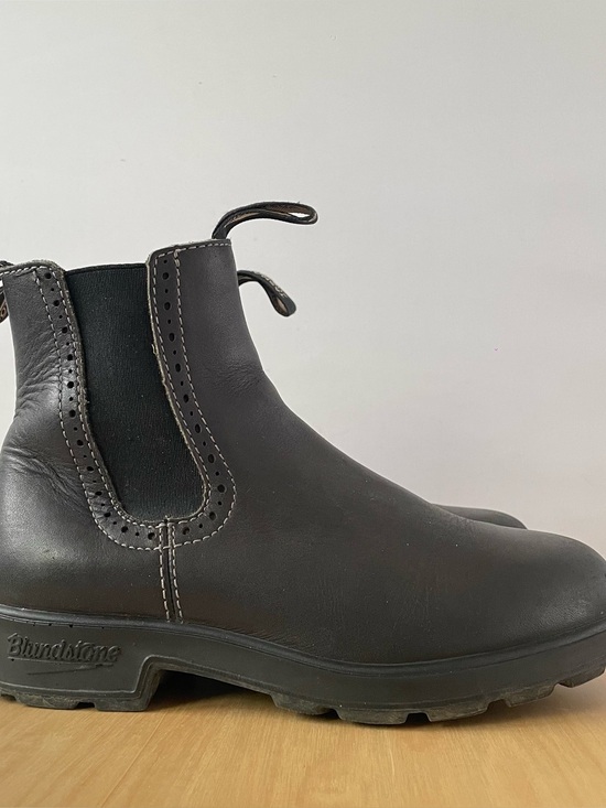 Shoes - Blundstone Women's Original High-Top Chelsea Boots | AU 4
